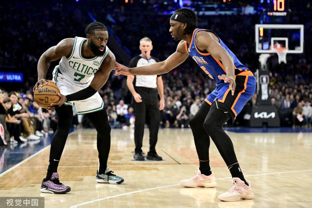 NBA 常规赛：湖人104-98主场险胜火箭，巩固西部排名.